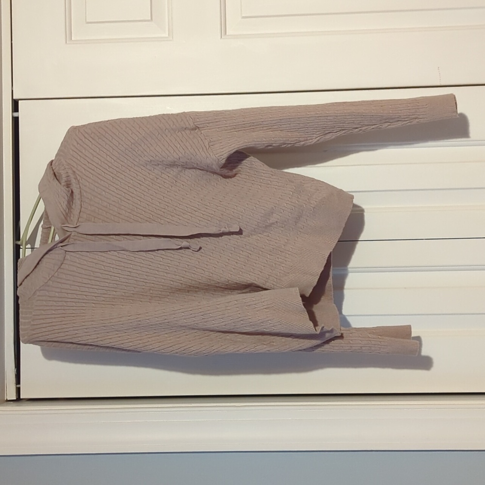 Lightweight hoodie sweater